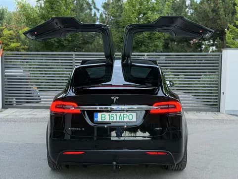 Tesla Model X 75D Performence 520 Cp Usi Flacon wing 7 Locuri — fotografie 1