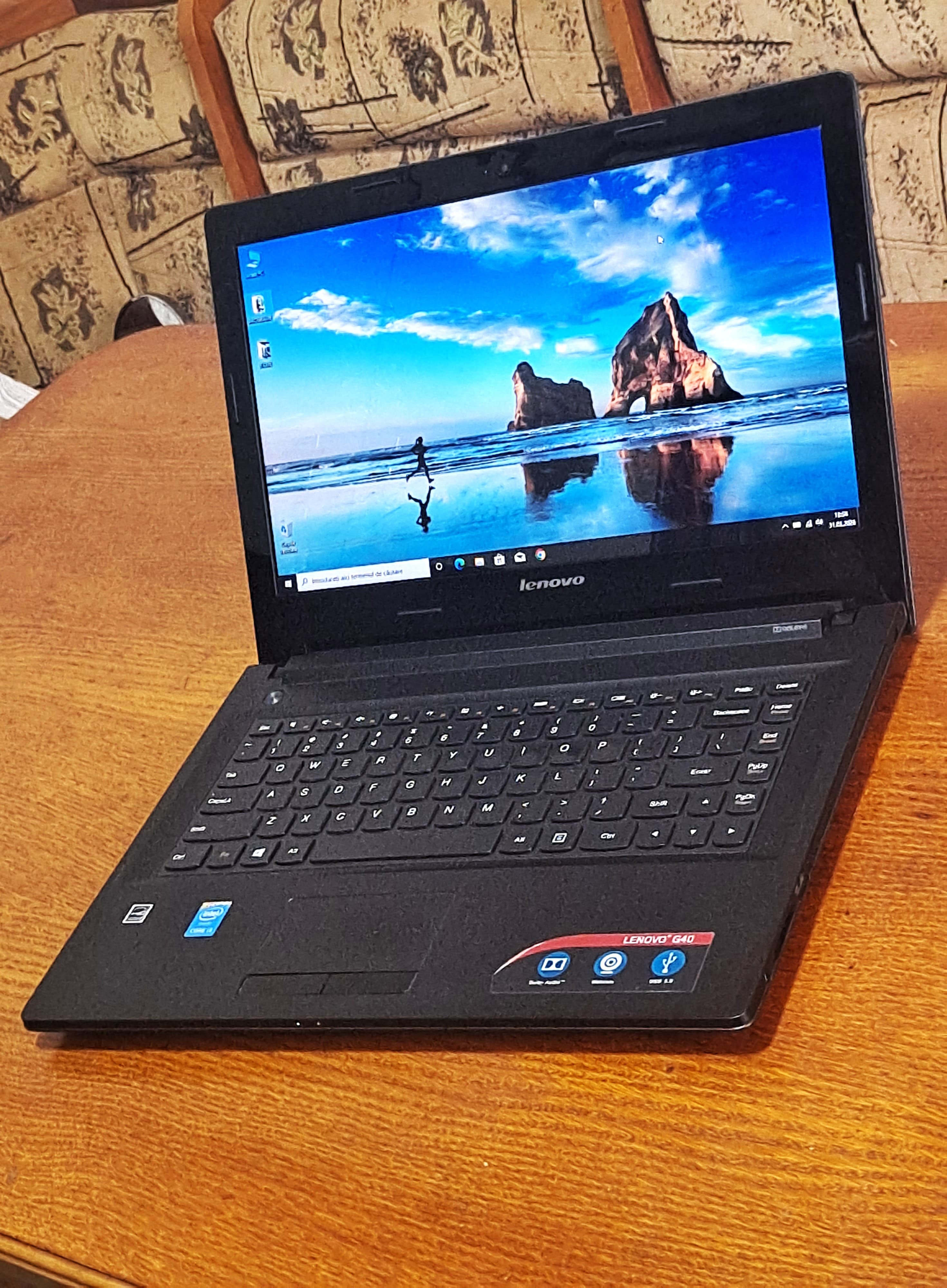 Vand laptop Lenovo--Intel i3-5005U--8GB RAM--SSD--Baterie 5 ore